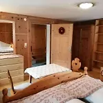 1 * Jerzens
